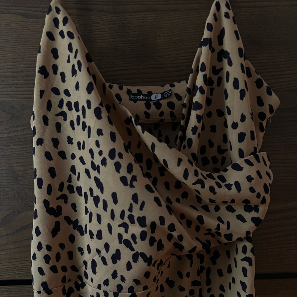 Boohoo Leopard Print mid length dress
